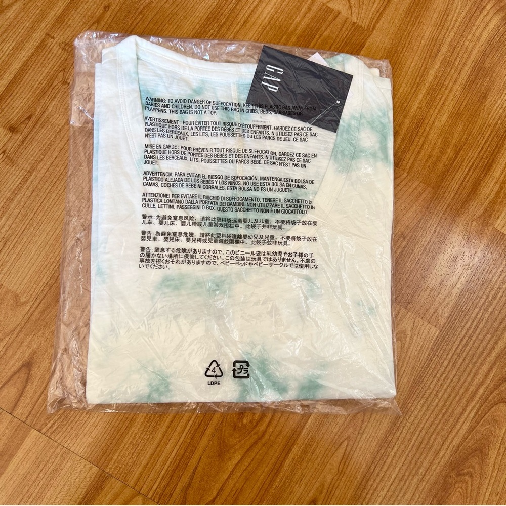 GAP ForeverSoft Scoopneck T-Shirt - Picture 2 of 2